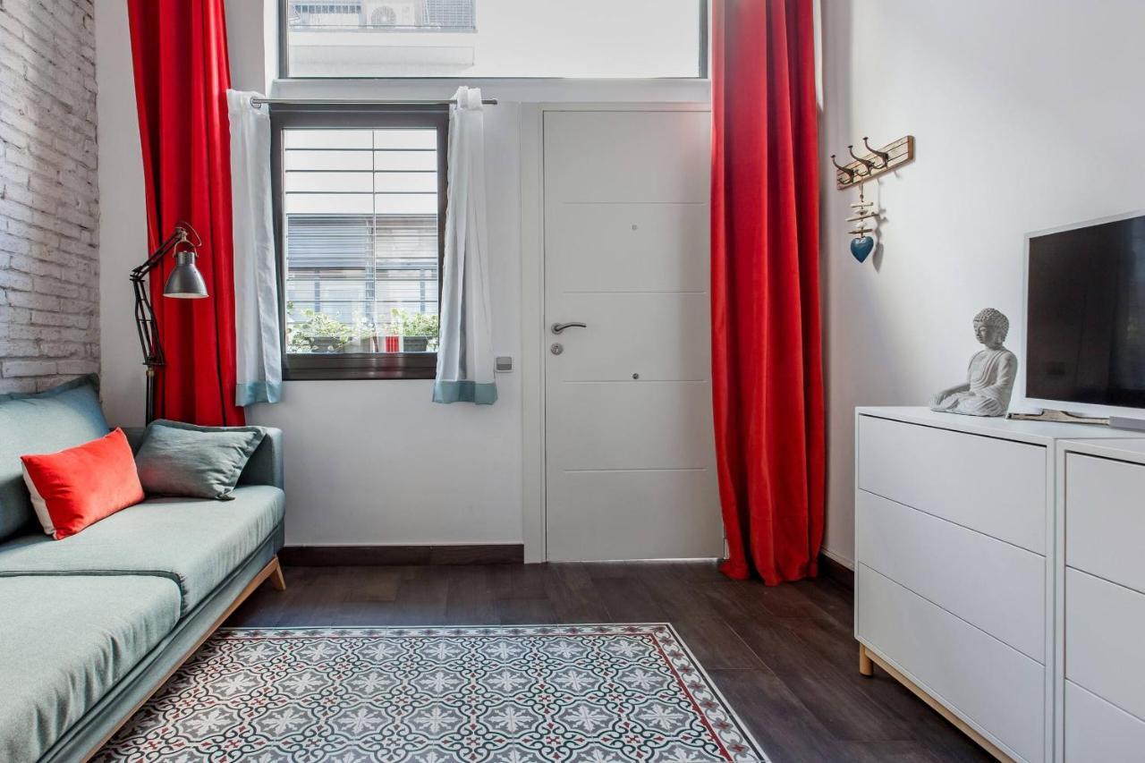 Stylish Apartment With Terrace For Couple Or Family 巴塞罗那 外观 照片
