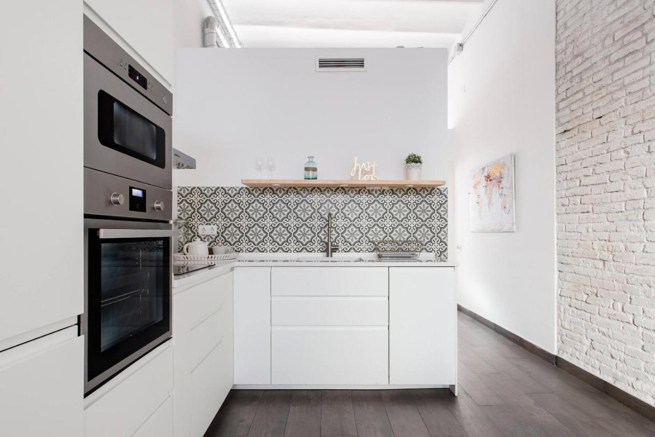 Stylish Apartment With Terrace For Couple Or Family 巴塞罗那 外观 照片