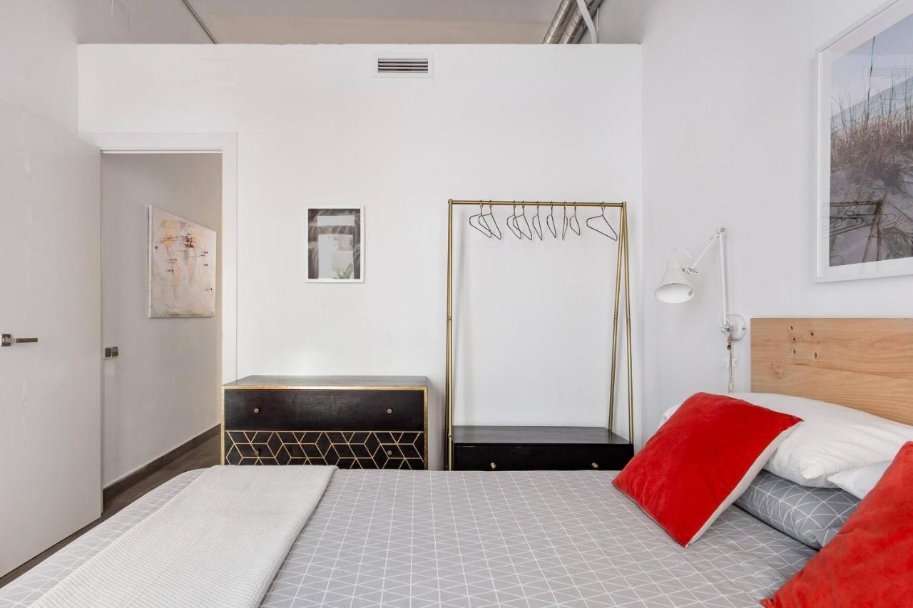 Stylish Apartment With Terrace For Couple Or Family 巴塞罗那 外观 照片