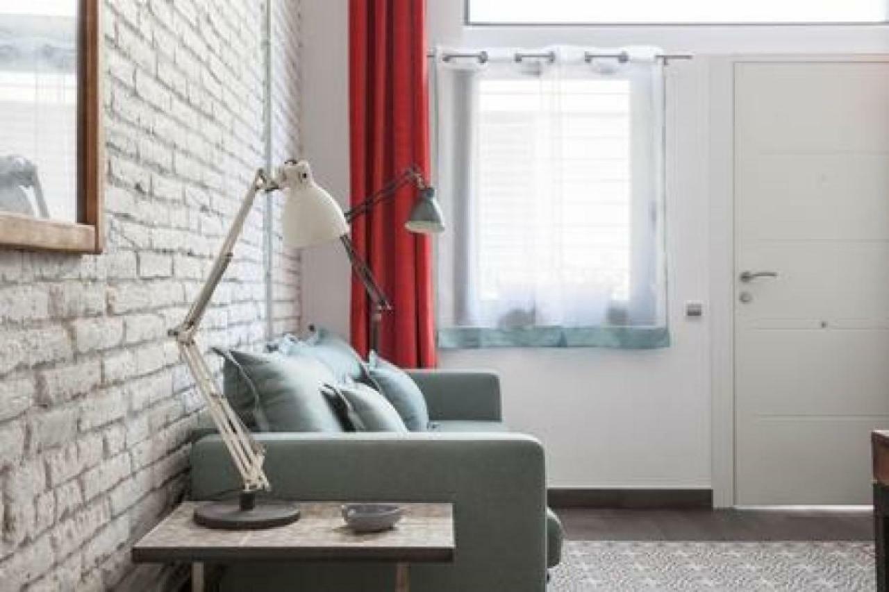 Stylish Apartment With Terrace For Couple Or Family 巴塞罗那 外观 照片